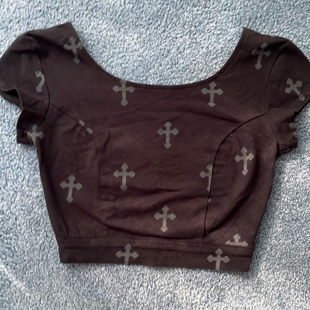 Nollie from Pac Sun, cropped cross shirt Small